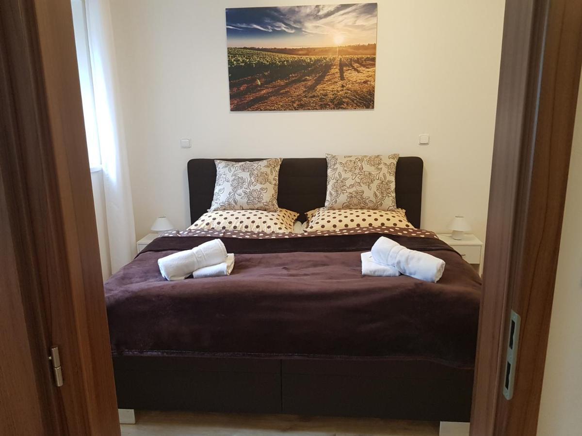Apartman Rezidence Mikulov Buitenkant foto